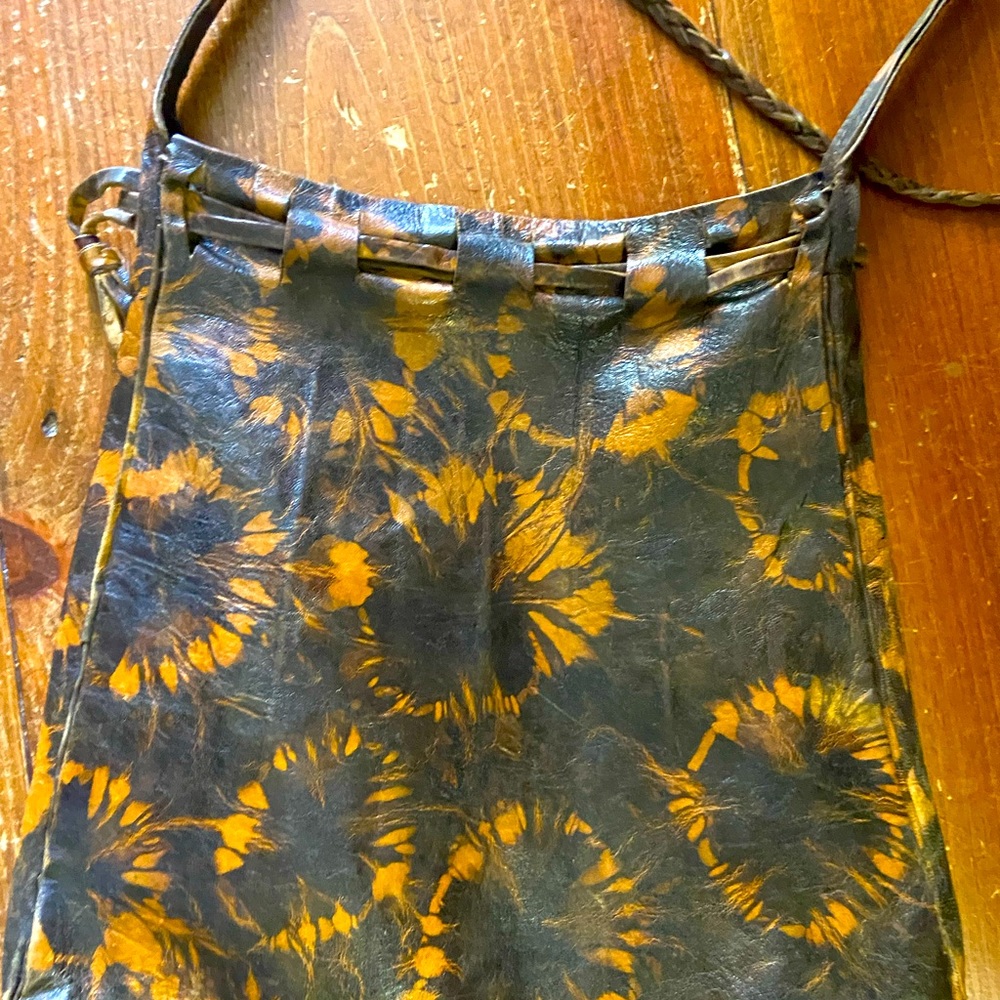 Thin Leather Shoulder Bag - image 1